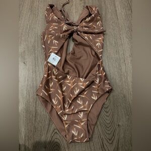 Of one sea brown one piece 7/8